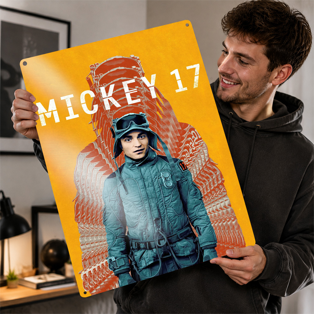 Home Cinema Movies - Металлический постер «Микки 17»: Ретро-табличка из